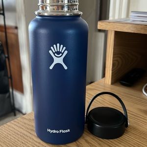 32 oz Hydro Flask water bottle